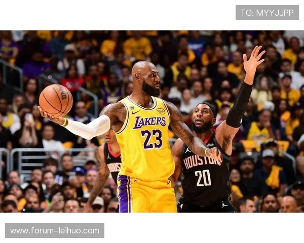 湖人险胜勇士詹姆斯全场高效引领球队夺关键胜利